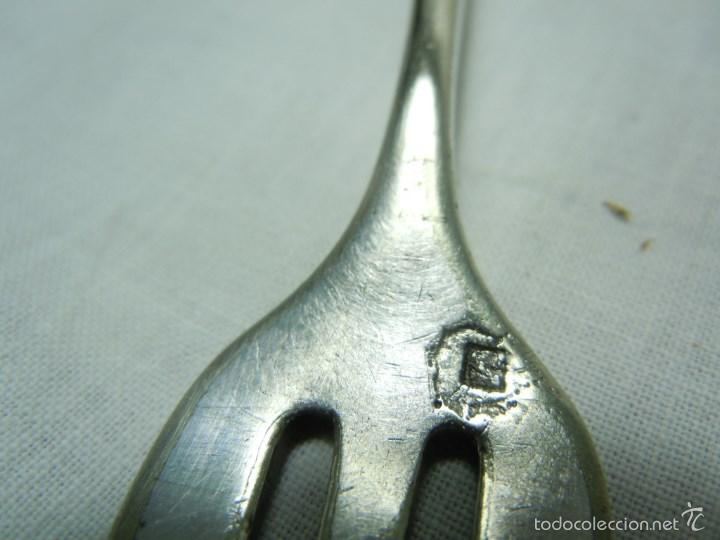 Antig&uuml;edades: TENEDOR DE METAL PLATEADO - Foto 5