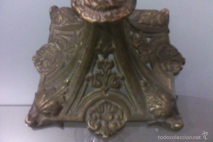 Antig&uuml;edades: antiguo jarr&oacute;n violetero tulipero centro de mesa base bronce - Foto 8