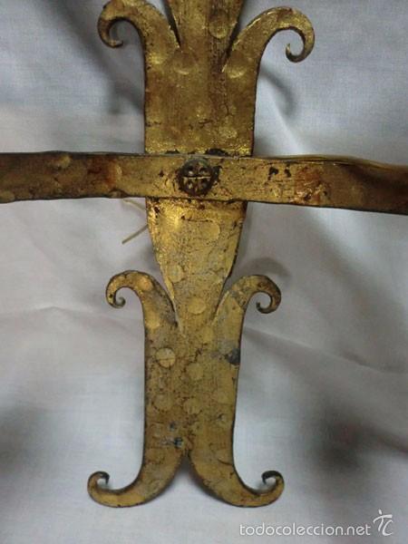 Antig&uuml;edades: APLIQUE DE PARED DE HIERRO DORADO CON DOS LUCES - Foto 3