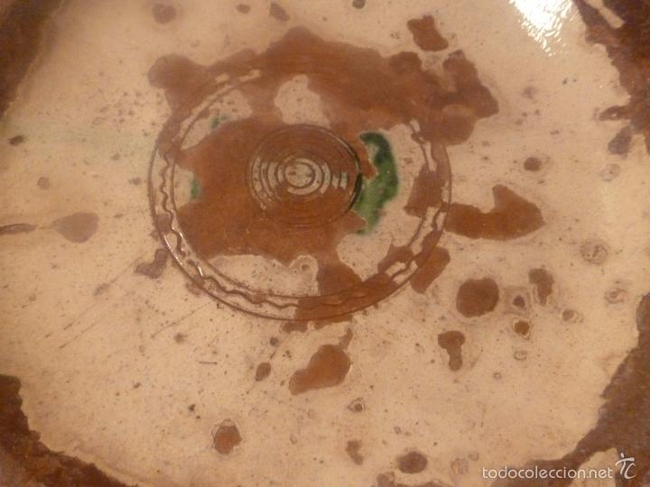 Antig&uuml;edades: plato de barro esmaltado - Foto 8