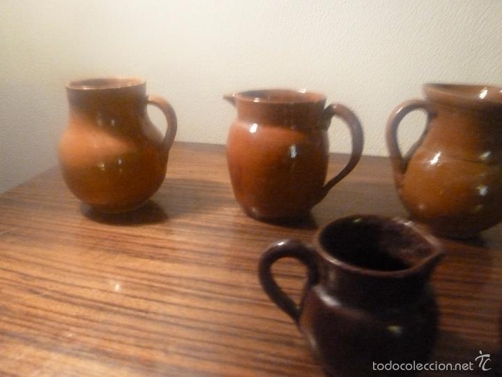 Antig&uuml;edades: cinco jarras de barro esmaltado - Foto 5