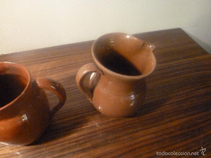 Antig&uuml;edades: cinco jarras de barro esmaltado - Foto 10