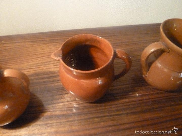 Antig&uuml;edades: cinco jarras de barro esmaltado - Foto 11
