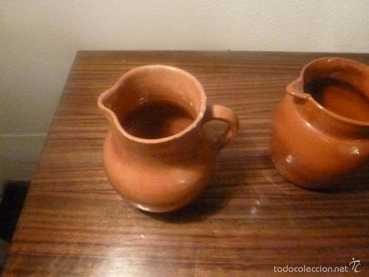 Antig&uuml;edades: cinco jarras de barro esmaltado - Foto 12