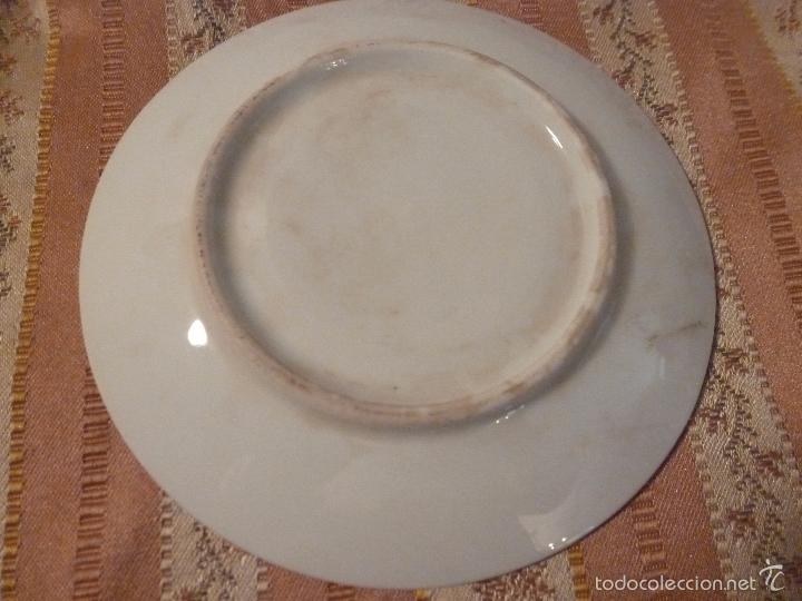 Antig&uuml;edades: plato de porcelana - Foto 2