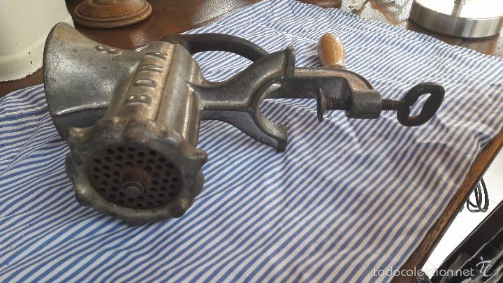 Antig&uuml;edades: picadora de carne manual - Foto 2