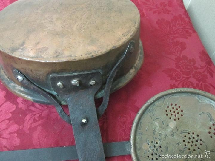 Antig&uuml;edades: SARTEN Y ESPUMADERA DE COBRE MANGO DE HIERRO. S. XIX. - Foto 4