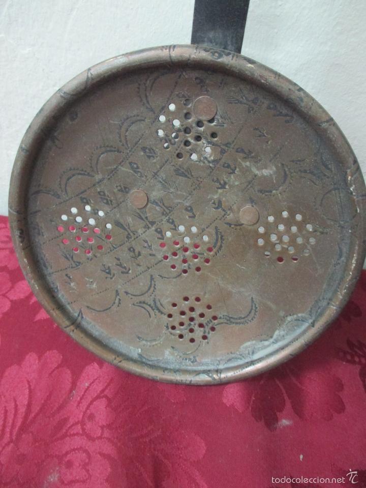 Antig&uuml;edades: SARTEN Y ESPUMADERA DE COBRE MANGO DE HIERRO. S. XIX. - Foto 9