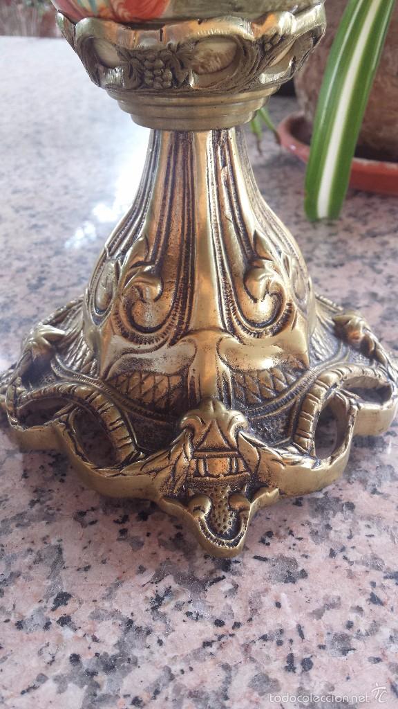 Antig&uuml;edades: antiguo jarron en porcelana y bronce - Foto 4