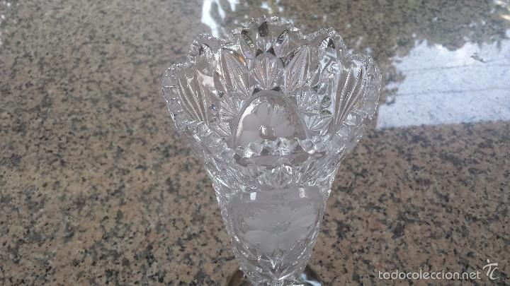 Antig&uuml;edades: antiguo jarron o florero con pie de plata - Foto 2