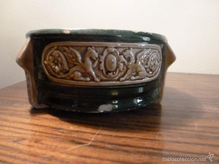 Antig&uuml;edades: escupidera de loza - Foto 5