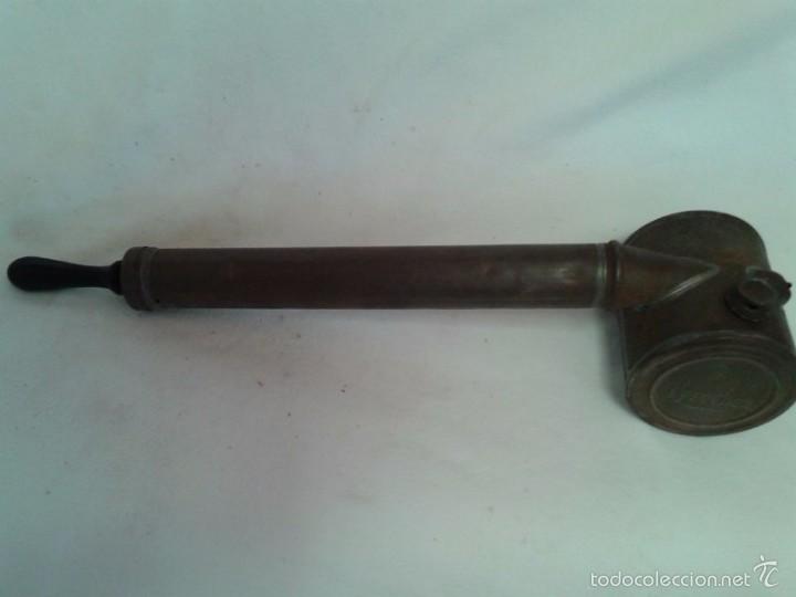 Antig&uuml;edades: FUMIGADOR ANTIGUO EN LAT&Oacute;N - Foto 1