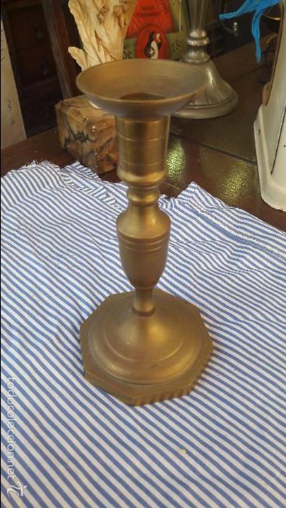 Antig&uuml;edades: candelabro de bronce - Foto 1