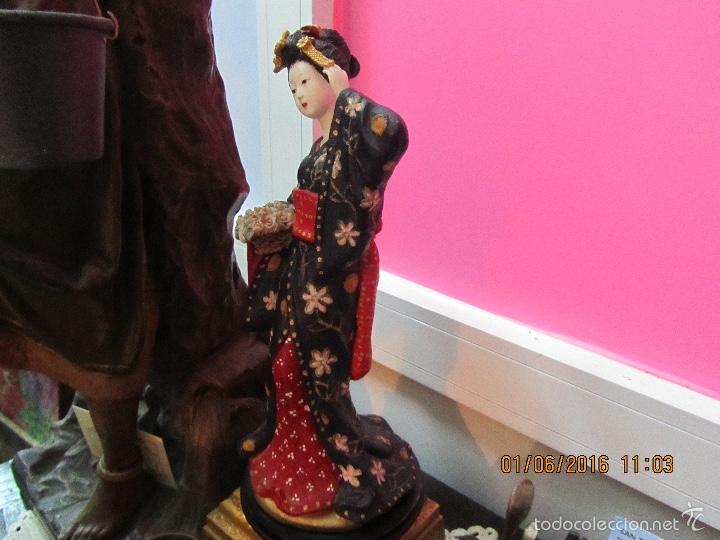 Oggetti Antichi: Figura de plastico Geisha Contempor&aacute;nea