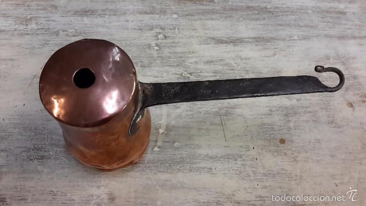 Antig&uuml;edades: CHOCOLATERA EN COBRE MARTILLADO - Foto 2