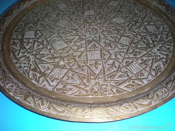 Antig&uuml;edades: PLATO DE LATON O BRONCE LABRADO - Foto 2