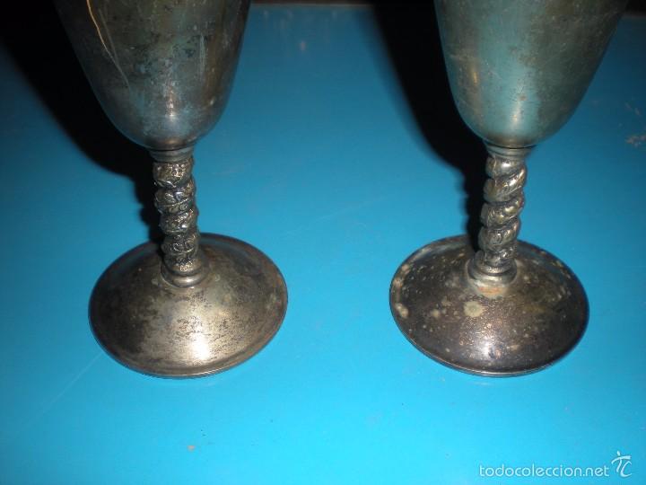 Antig&uuml;edades: JUEGO DE DOS COPAS EN ACERO Y LABRADAS - Foto 2