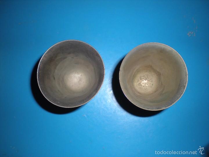 Antig&uuml;edades: JUEGO DE DOS COPAS EN ACERO Y LABRADAS - Foto 4