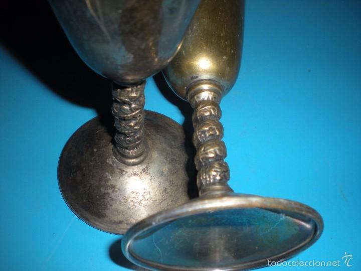 Antig&uuml;edades: JUEGO DE DOS COPAS EN ACERO Y LABRADAS - Foto 5