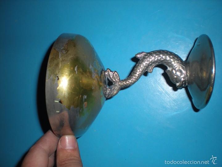 Antig&uuml;edades: COPA CON FORMA DE PEZ EN ACERO - Foto 2