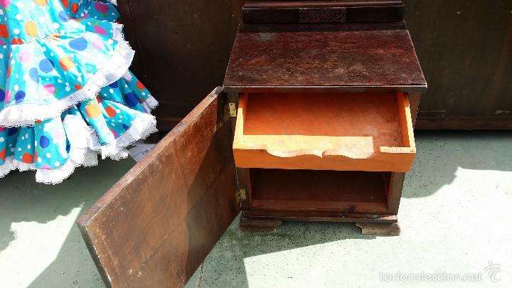 Antig&uuml;edades: mesilla de noche - Foto 2