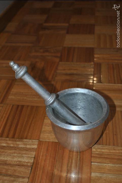 Antig&uuml;edades: Curioso Mortero o Almirez de Aluminio - Foto 2
