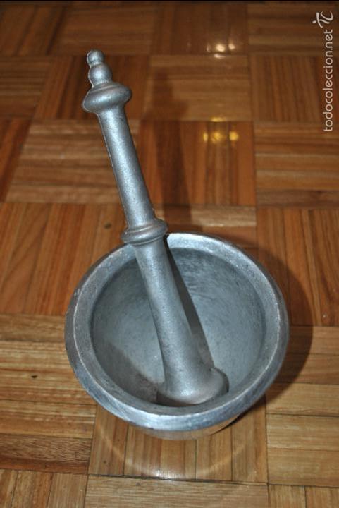 Antig&uuml;edades: Curioso Mortero o Almirez de Aluminio - Foto 1
