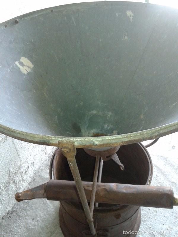 Antig&uuml;edades: MEDIDOR DE CEREALES con tolva - Foto 3