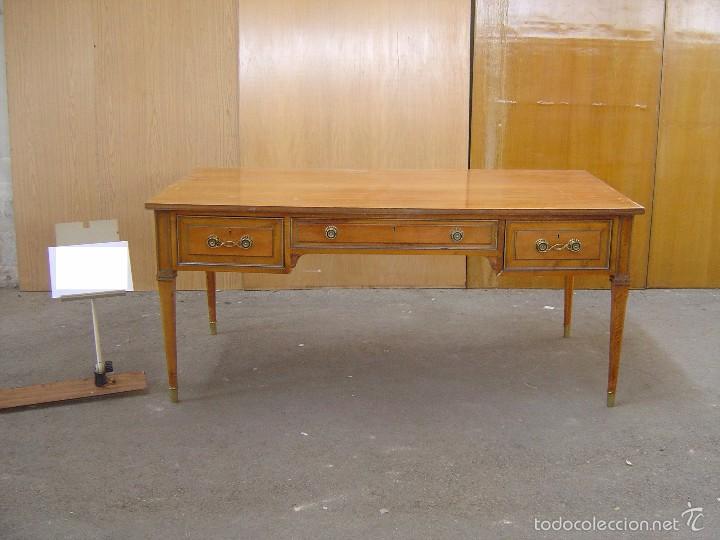 Antig&uuml;edades: Mesa de despacho con 3 cajones - Foto 1