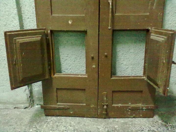 Antig&uuml;edades: POSTIGOS PAREJA CONTRAVENTANAS CON VENTANUCOS - Foto 4