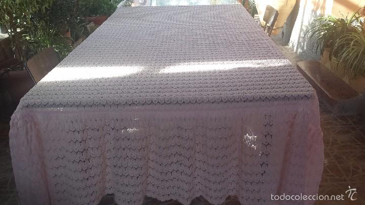 Antig&uuml;edades: antigua colcha o cubrecamas - Foto 1