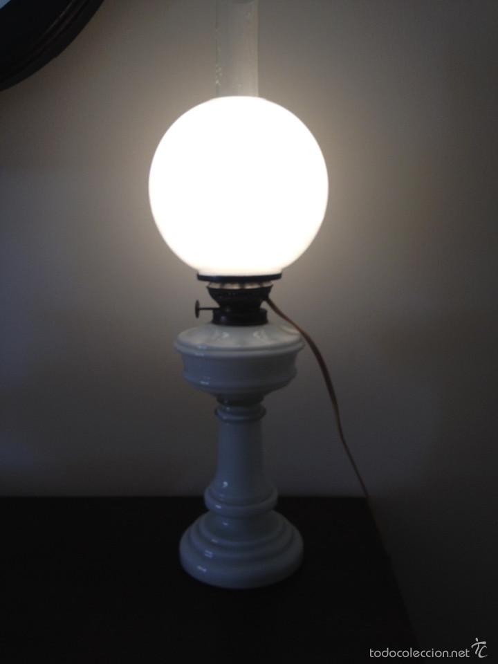 Antig&uuml;edades: QUINQU&Eacute; TRANSFORMADO EN L&Aacute;MPARA.FUNCIONA BOMBILLA 220 V.OPALINA BLANCO.KOSMOS BRENNER - Foto 1