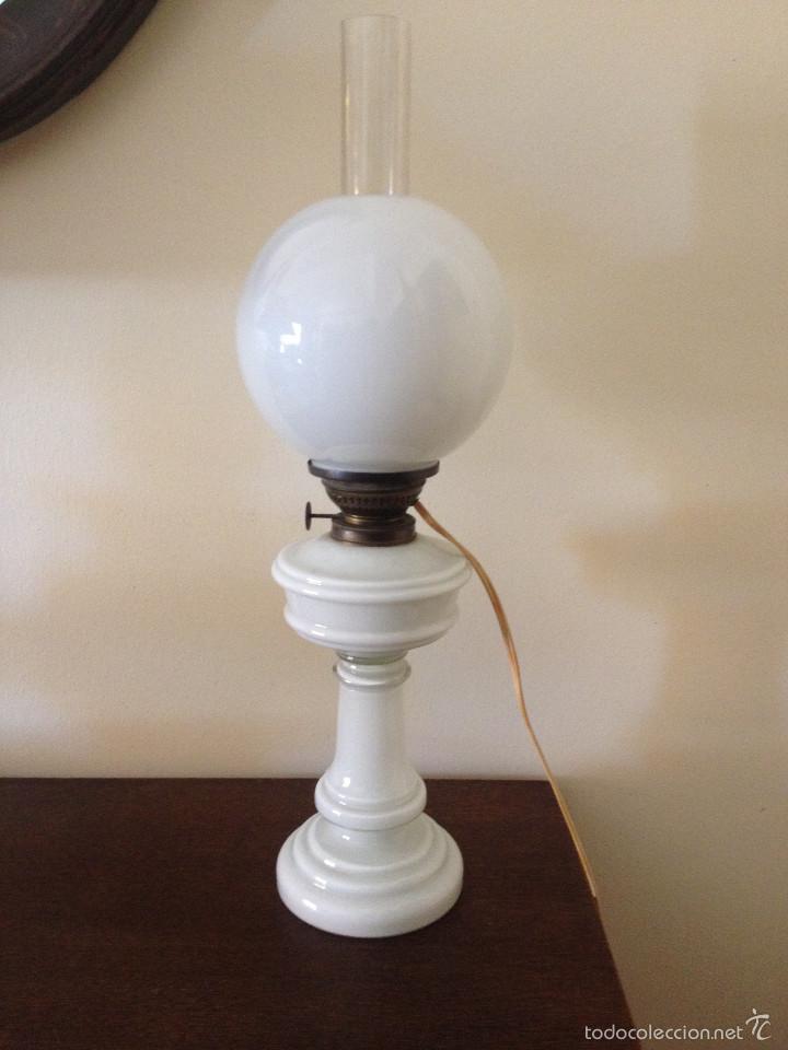 Antig&uuml;edades: QUINQU&Eacute; TRANSFORMADO EN L&Aacute;MPARA.FUNCIONA BOMBILLA 220 V.OPALINA BLANCO.KOSMOS BRENNER - Foto 2