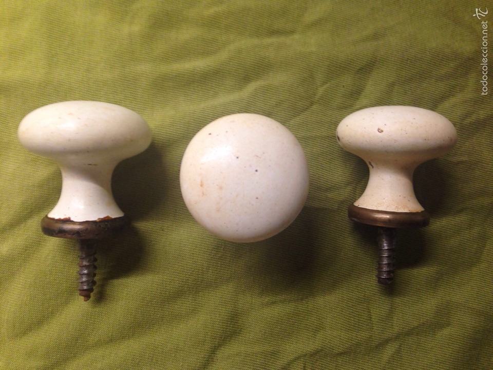 Antiques: Antiguos Pomos puertas en Porcelana Blanca y Bronce de los a&ntilde;os 50
