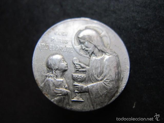 Antig&uuml;edades: medalla boton religioso antiguo comunion - Foto 1