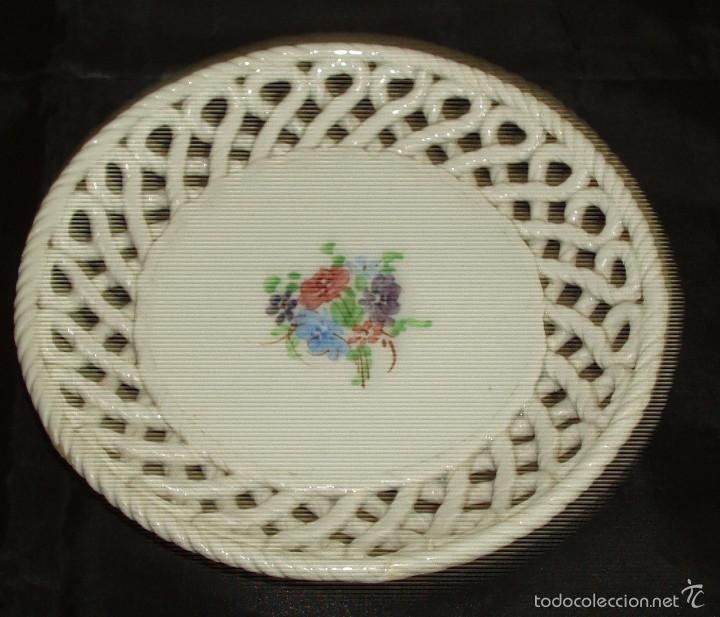 Antig&uuml;edades: plato de porcelana antiguo - Foto 1