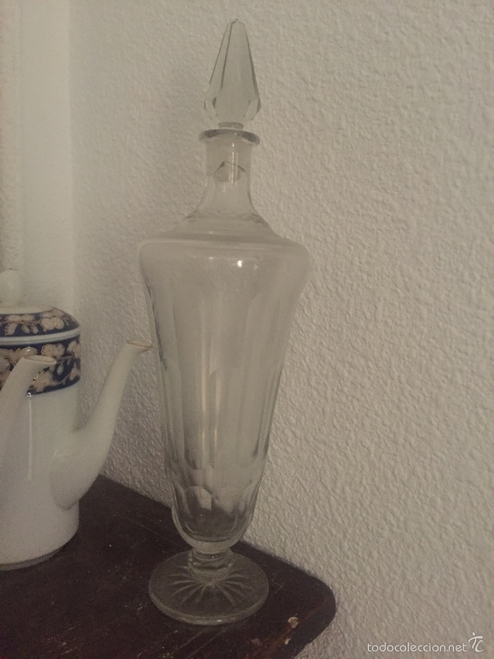 Antig&uuml;edades: Botella antigua de cristal - Foto 1
