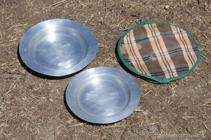Antig&uuml;edades: Antiguo platos de aluminio - Foto 1