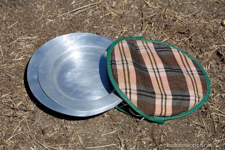 Antig&uuml;edades: Antiguo platos de aluminio - Foto 3