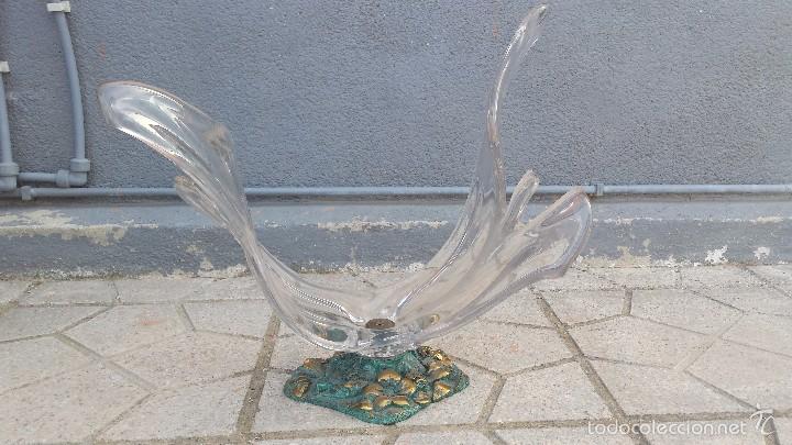 Antig&uuml;edades: antiguo centro de mesa en cristal y bronce. - Foto 1