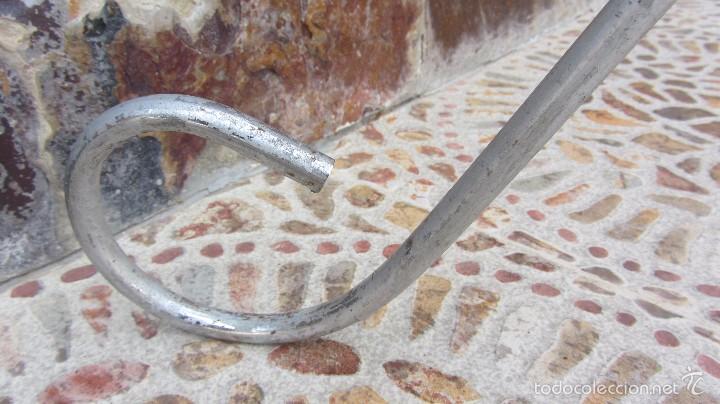 Antig&uuml;edades: PIE , SOPORTE , COLGADOR DE JAULA - Foto 3
