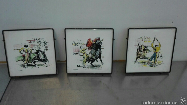 Antig&uuml;edades: Lote de tres azulejos de Antonio Ferrer. - Foto 1