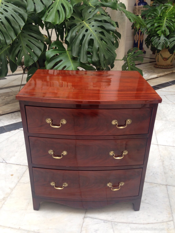 Cómoda de caoba y palma de caoba del siglo xix Vendido en Venta