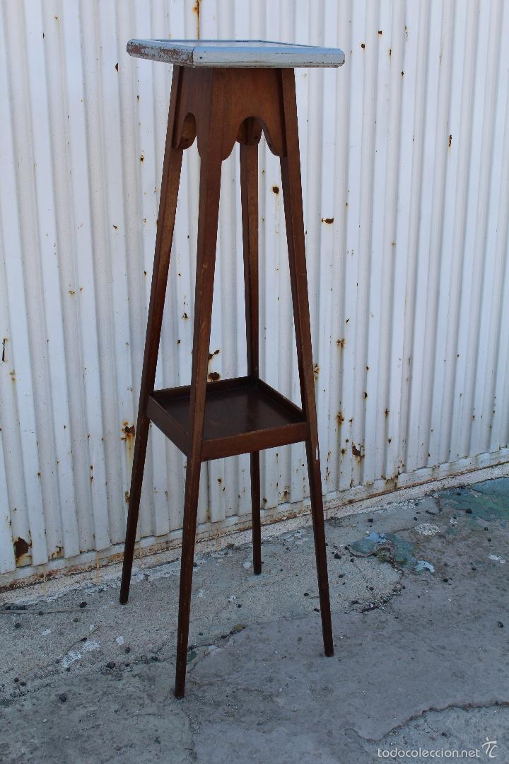 Antig&uuml;edades: jardinera en madera de nogal - Foto 3