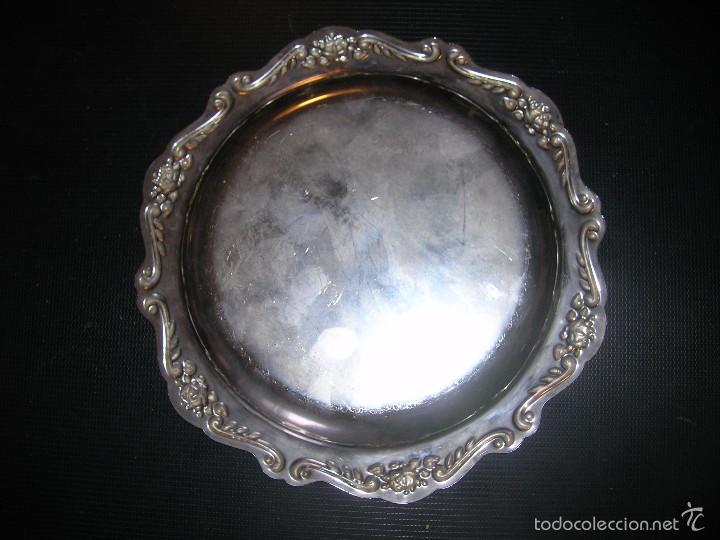 Antig&uuml;edades: A8) Bandeja redonda. 18 cms. de di&aacute;metro. - Foto 2