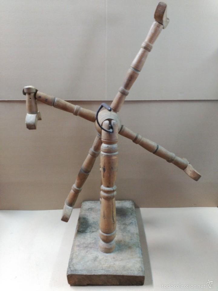 Antig&uuml;edades: Rueca de madera - Foto 3