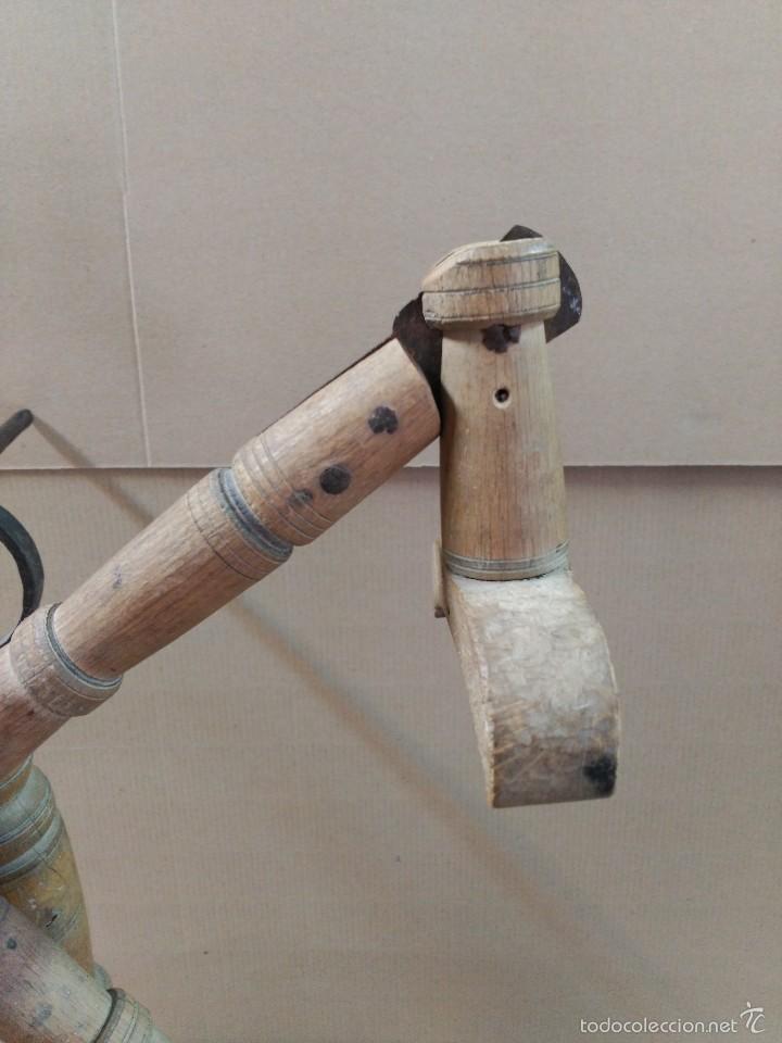 Antig&uuml;edades: Rueca de madera - Foto 6