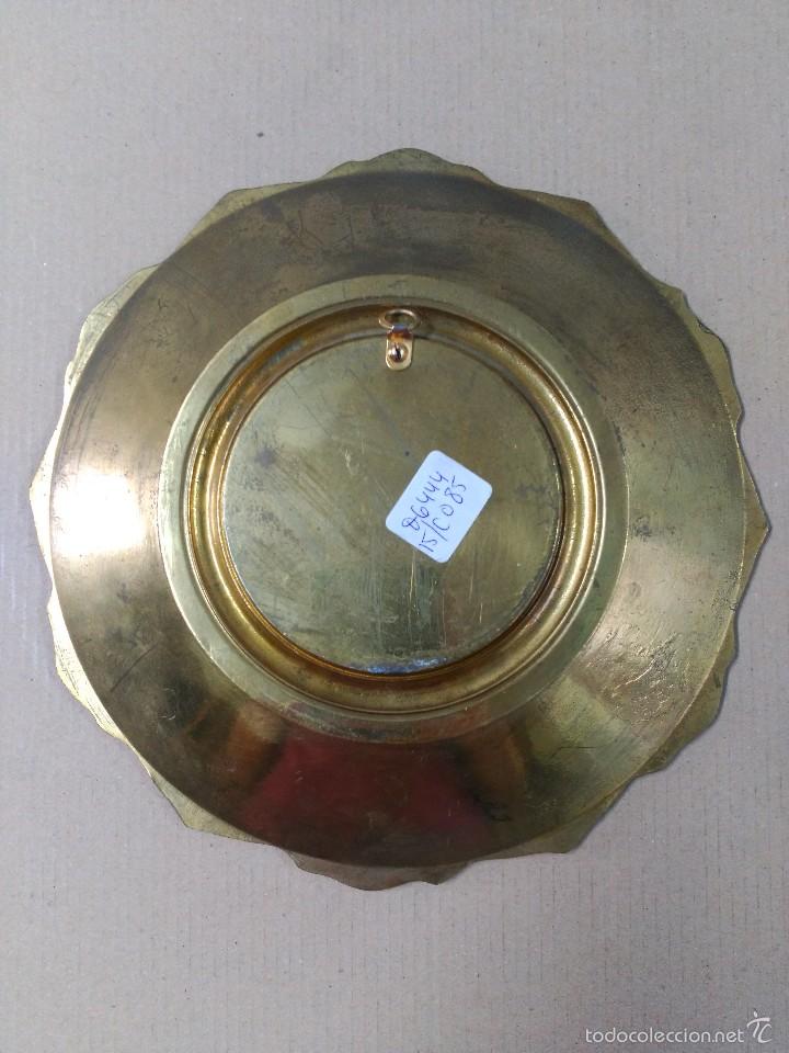 Antig&uuml;edades: Plato decorativo en bronce - Foto 2