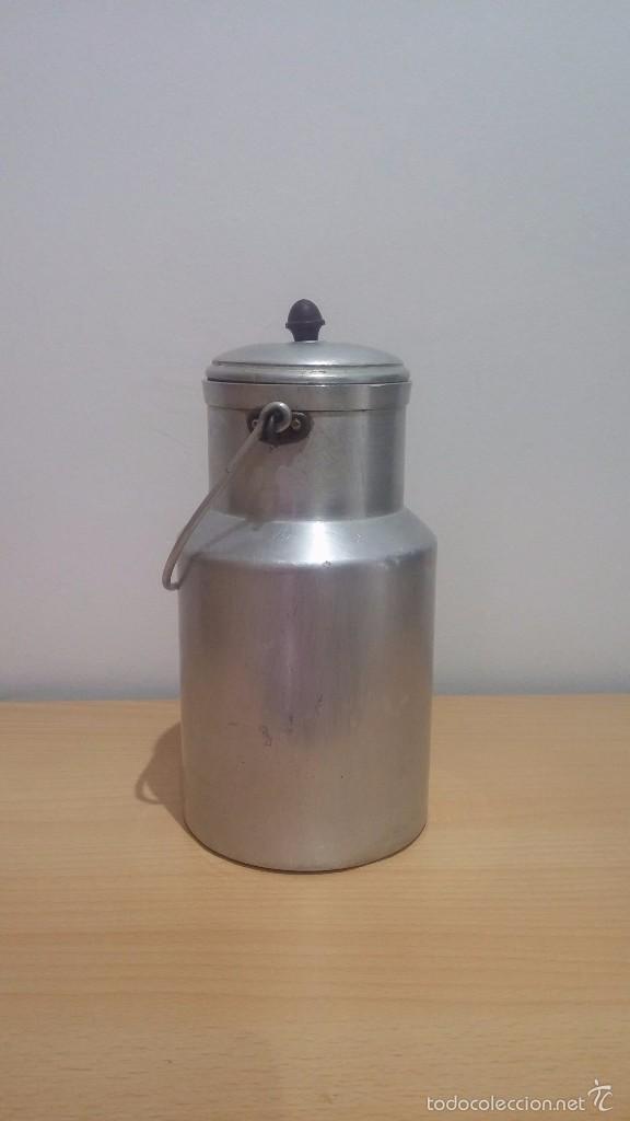 Antig&uuml;edades: Lechera antigua de aluminio - Foto 2