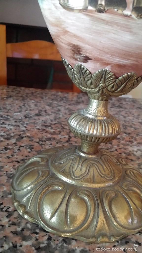 Antig&uuml;edades: antiguo jarron de porcelana y bronce. - Foto 4